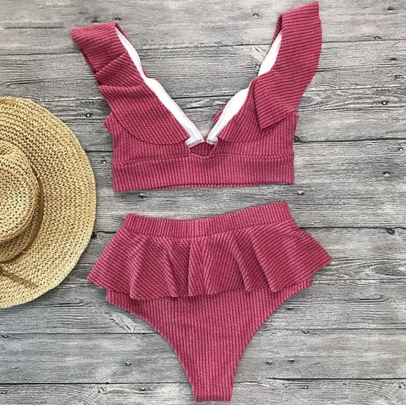 New Red Ruffle Top and Skirted Bottom Bikini Set - Picture 5 of 8